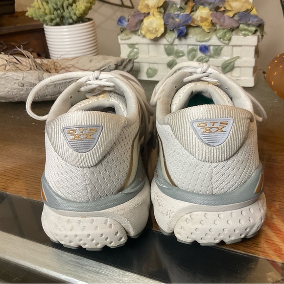 BROOKS WOMENS ADRENALINE GTS 20 RUNNING SHOES SZ 9 - Picture 6 of 7